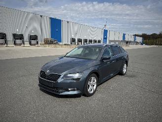 Auto incidentate Skoda Superb 1.6 TDI KLIMA NAVI PANORAMA XENON 2016/12