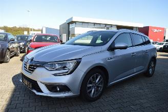 krockskadad bil auto Renault Mégane Grandtour Renault Megane IV 1,5 DCI BOSE-Edition Navi Klimatronik 2017/8