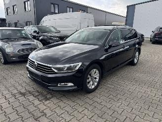 Coche accidentado Volkswagen Passat 1.6 TDI KLIMA LED NAVI 2015/8