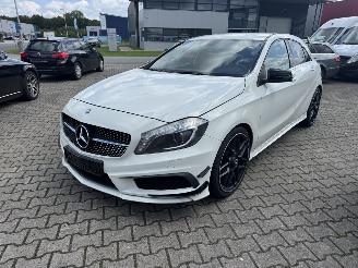 krockskadad bil auto Mercedes A-klasse A180 AUTOMATIK AMG PAKET KLIMA XENON 2013/3