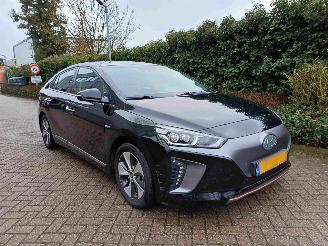 Schadeauto Hyundai Ioniq Premium EV 2018/6
