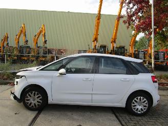 krockskadad bil auto Citroën C4-picasso 12 PT 96kw 6 bak 2015/7