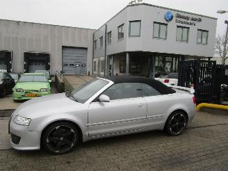 Unfallwagen Audi A4 2.4 V6 125kW Cabrio 2003/4