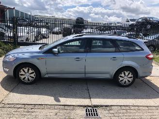 uszkodzony samochody osobowe Ford Mondeo 2.0i  107kW Combi 2007/8