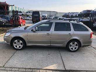 skadebil auto Skoda Octavia 12tsi 77kW E5 DSG Combi 2011/11