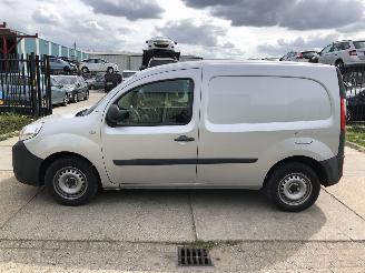 Vaurioauto  commercial vehicles Renault Kangoo 15dci E5 Airco Navi 2016/1