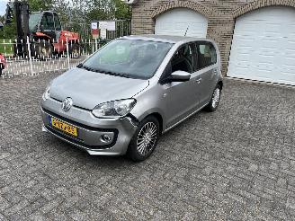 Auto incidentate Volkswagen Up! High up !! 2014/11
