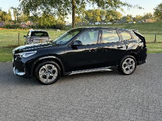 krockskadad bil auto BMW iX1 eDrive20 Xline / Leer / Automaat 2025/2