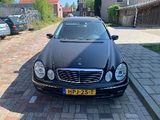 uszkodzony samochody osobowe Mercedes E-klasse 350 AVANTGARDE 4 MATIC 7PERS 2005/9