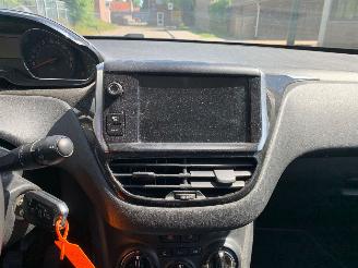 Peugeot 208 1.2 VTI picture 16