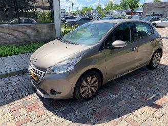 Peugeot 208 1.2 VTI picture 9