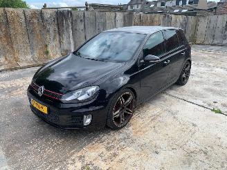 Volkswagen Golf 2.0 GTI picture 2