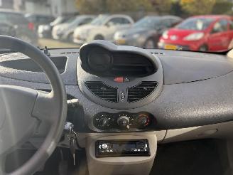 Renault Twingo 1.2-16V Authentique picture 11