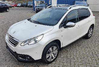  Peugeot 2008 Peugeot 2008 Allure 1,6 panodak navigatie 2014/5