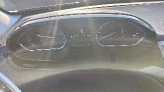 Peugeot 2008 Peugeot 2008 Allure navi 86237 km lichte schade picture 8