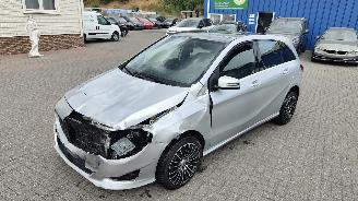 damaged passenger cars Mercedes B-klasse mercedes B 180 automatiek pano urban 2017/3