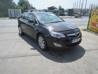 Schadeauto Opel Astra BREAK 2012/7