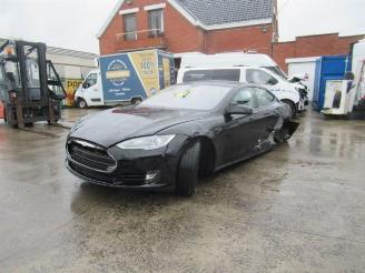 skadebil auto Tesla Model S TYPE 85 2013/12