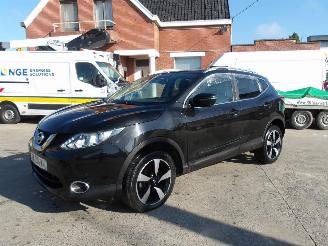 skadebil auto Nissan Qashqai  2015/1