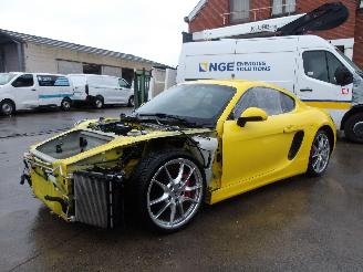 Vaurioauto  passenger cars Porsche Cayman GTS 2015/1