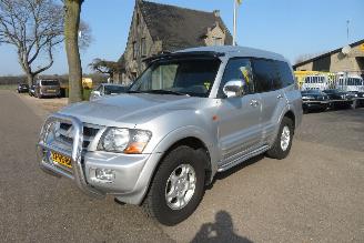 Schade bestelwagen Mitsubishi Pajero PAJERO 3.2 DI GLS LBHR LONG BODY 4X4 AIRCO 2000/8