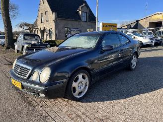Schadeauto Mercedes CLK 200 coupe met oa airco 1999/1