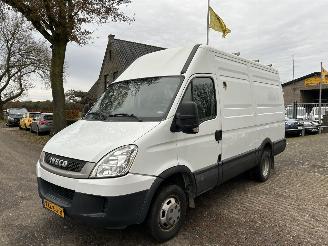 Schade bestelwagen Iveco Daily 50C15V 330 H2 DUBBELLUCHT ACHTER 2011/10