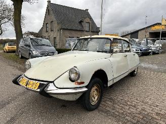 uszkodzony samochody osobowe Citroën DS ID 19 1966/6