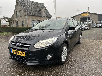 Schadeauto Ford Focus 1.0 EcoBoost Titanium 2012/6