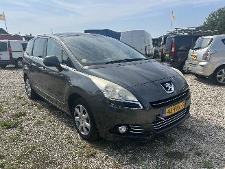 Peugeot 5008 1.6 HDiF Blue Lease 7p picture 21