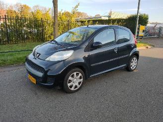  Peugeot 107 1.0 5 deurs airco 2011/10