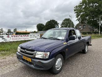 dañado vehículos comerciales Toyota Hilux 2.5 D4-D 90 EXTRA open laadbak / pick-up 113.641 km N.A.P. 2005/6