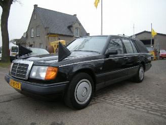 Unfallwagen Mercedes E-klasse 200 D BEGRAFENISAUTO ORIGINELE HUISKAMP UITVOERING EXTRA VERLENGD 1987/5