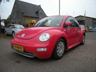 uszkodzony samochody osobowe Volkswagen New-beetle 1.9 TDI 90 (9C1) HIGHLINE MET OA AIRCO 2000/6