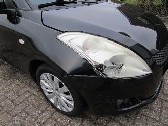 Suzuki Swift Clima Radio/CD Nw Model 5-Drs picture 7