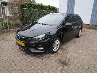 skadebil auto Opel Astra 1.2 Nieuwe Motor Camera Navi 6-Bak 2021/11