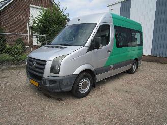 Schadeauto Volkswagen Crafter 2.5 TDI Automaat met rolstoellift 2010/5