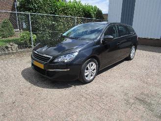 skadebil auto Peugeot 308 1.2 Navi Clima 6-Bak 2014/10