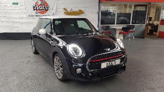 skadebil auto Mini Cooper 1.5 12V COOPER  2 DRS BENZ 1.499CC 100KW 136PK 2015/8