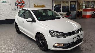 damaged passenger cars Volkswagen Polo 1.2 TSI 16V BLUEMOTION AUT  BENZ 1.197CC 66KW 90PK 2014/9