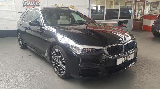 damaged passenger cars BMW 5-serie 530i XDRIVE 2.0 TWINPOWER TURBO 16V COMBI BENZ 1.998CC 185KW 252PK 4x4 2019/4