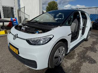 Vaurioauto  passenger cars Volkswagen ID.3 Life 58 AUTOMAAT kWh BJ 2020 80.590 KM 2020/12