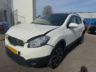 uszkodzony samochody osobowe Nissan Qashqai 1.6 Connect Edition 2012/6