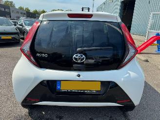 Toyota Aygo 1.0 VVT-i x-joy picture 4