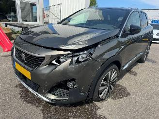Vaurioauto  passenger cars Peugeot 3008 1.2 PureTech GT Line 2017/2