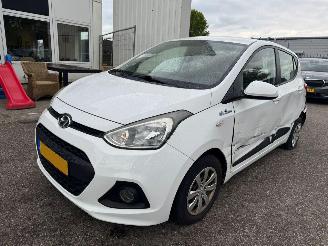 Schadeauto Hyundai I-10 Hyundai i10 1.0i i-Motion Comfort 2016/3