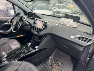 Peugeot 2008 1.2 PureTech GT-line picture 15