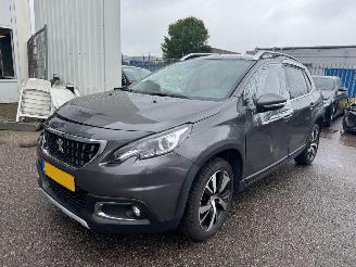 skadebil auto Peugeot 2008 1.2 PureTech GT-line 2018/4