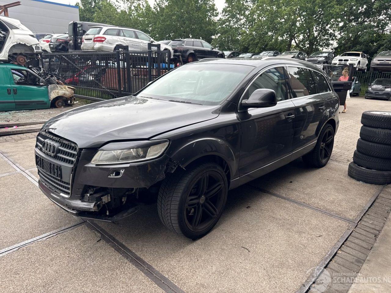 Audi Q7 4.2 FSI V8