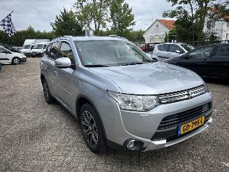 skadebil auto Mitsubishi Outlander 2.0 PHEV INSTYLE+ X-LINE 2015/4
